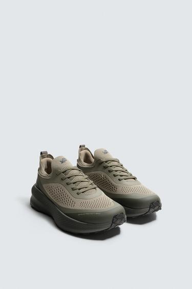RUNNING TRAINERS - Green by Zara