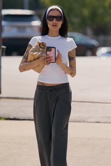 SLIM FIT SHORT SLEEVE T-SHIRT - White by Zara