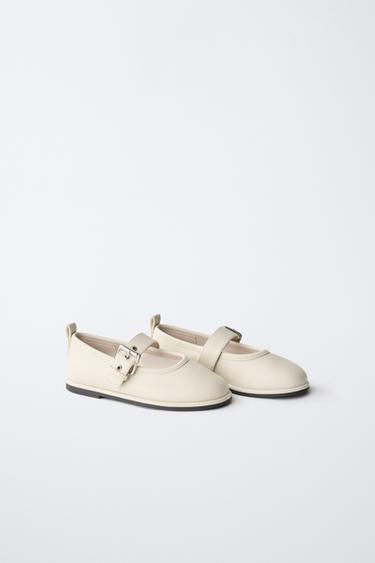 BUCKLE BALLET FLATS - White by Zara