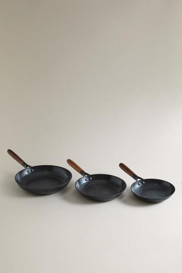 IRON FRYING PAN - Black by Zara