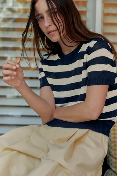 SHORT SLEEVE KNIT TOP - striped by Zara