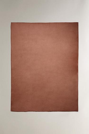 FLEECE BLANKET - Dark pink by Zara - Image 0