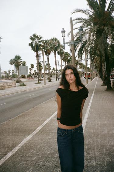 Zara {名称} - {颜色}