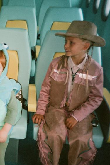 Zara {名称} - {颜色} - 0 图片