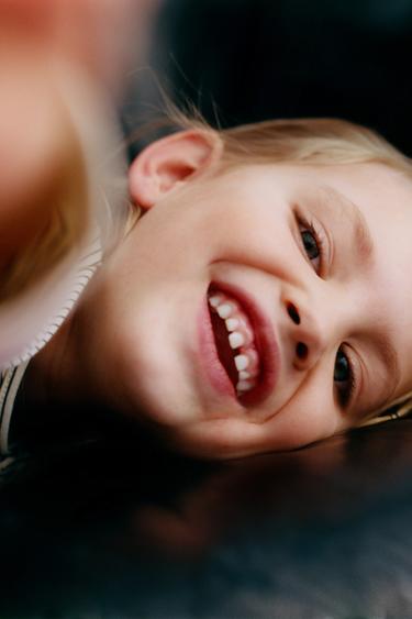 STRIPED T-SHIRT WITH EMBROIDERED HEARTS - Black / Ecru by Zara
