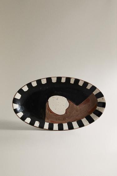 PAINTED STONEWARE TRAY - Brown / Ecru by Zara
