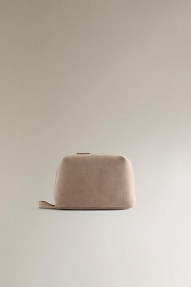 MEDIUM SPLIT LEATHER WASH BAG - Ecru White by Zara