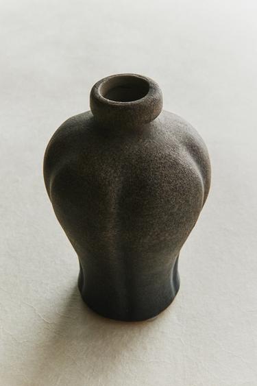 UNIFORM TERRACOTTA VASE - Khaki by Zara