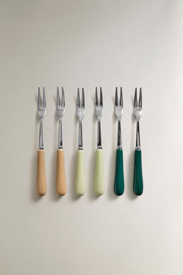 Zara {名称} - {颜色}