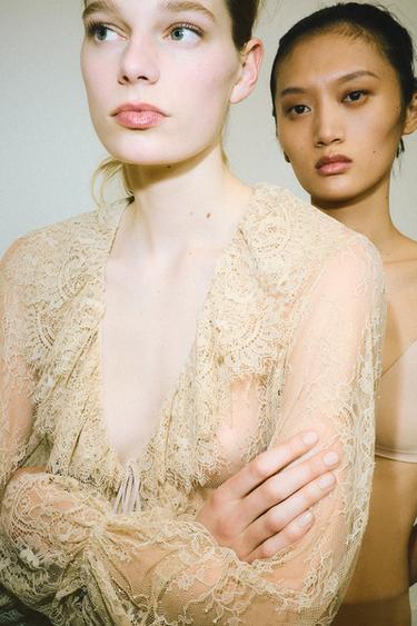 Zara {名称} - {颜色}