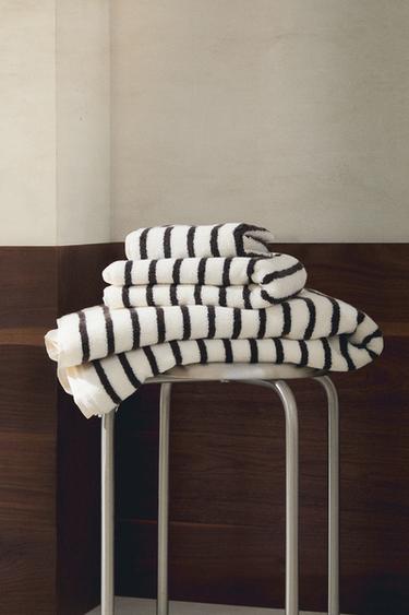 COLOURED STRIPE BATH TOWEL - Dark brown by Zara