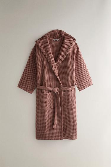 COTTON WAFFLE-TEXTURE BATHROBE - Pale pink by Zara