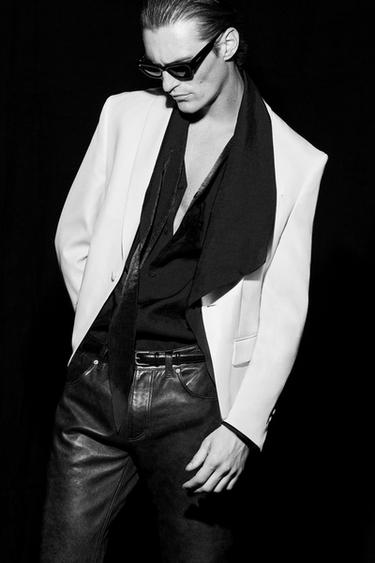 Zara {名称} - {颜色}