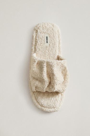 PLEATED TERRY BATHROOM SLIDERS - Beige by Zara