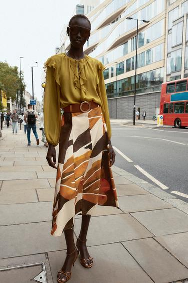 Zara {名称} - {颜色}