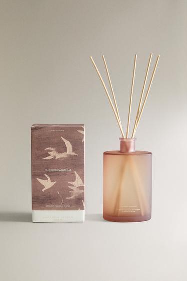 (400 ML) BLOOMING MAGNOLIA REED DIFFUSERS - Black / Ecru by Zara - Image 0