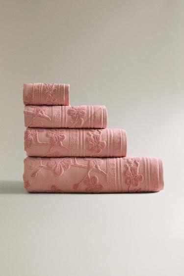 FLORAL JACQUARD BATH TOWEL - Pink by Zara