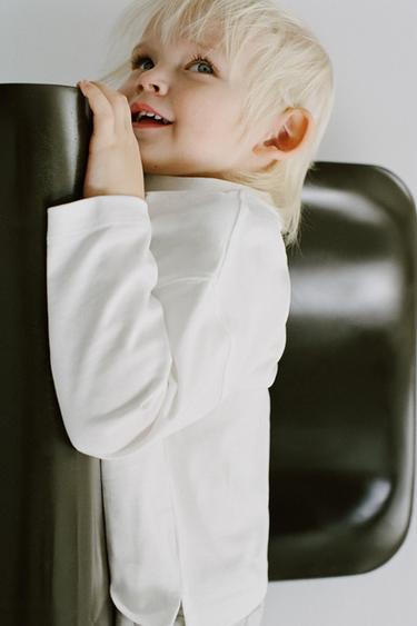 Zara {名称} - {颜色}