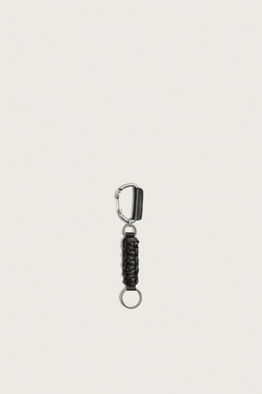 LEATHER KEY RING - Black by Zara