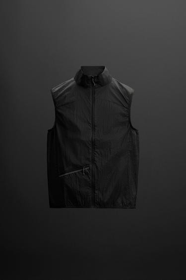 LIGHTWEIGHT TECHNICAL GILET - Black by Zara - Image 0