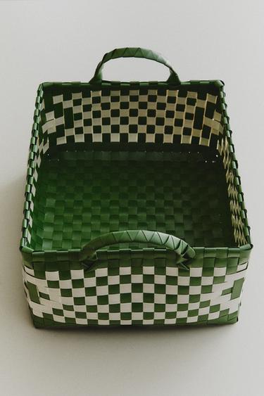 WOVEN BASKET - Green by Zara