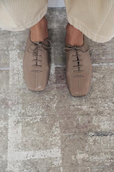 LEATHER LACE-UP FLAT SHOES - Taupe Grey by Zara