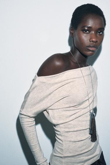 Zara {名称} - {颜色}