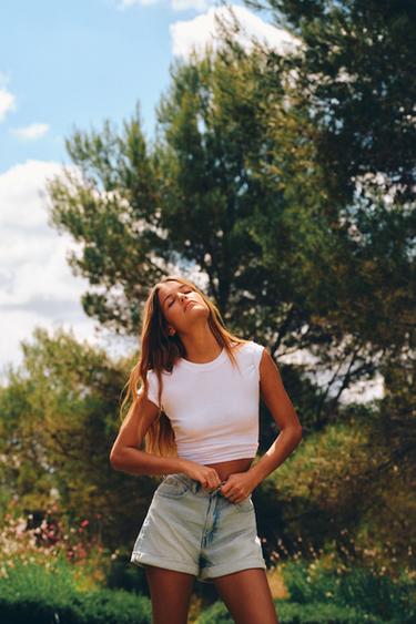 CROPPED STRETCH T-SHIRT - White by Zara