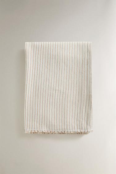 MULTI-PURPOSE THROW WITH LINES - Brown by Zara