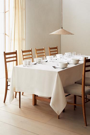 PLAIN-COLOURED LINEN TABLECLOTH - White by Zara