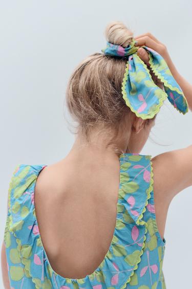 LIMITED EDITION FLORAL BOW SCRUNCHIE - Printed by Zara