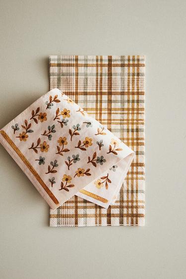 Zara {名称} - {颜色}