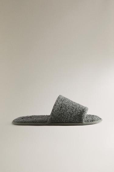OPEN TERRY BATHROOM SLIPPERS - Khaki Green by Zara