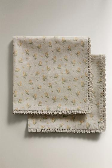 PACK OF WILDFLOWER NAPKINS WITH LACE TRIM (PACK OF 2) - Taupe grey by Zara