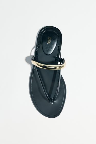 SANDALS WITH METAL APPLIQUÉ - Black by Zara