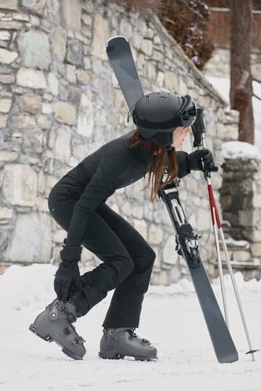 Zara {名称} - {颜色}