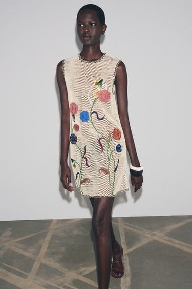 Zara {名称} - {颜色}