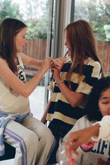 Zara {名称} - {颜色}