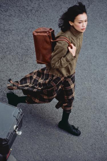 LEATHER CITY BAG - Dark tan by Zara