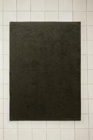 PLAIN BATH MAT - Dark green by Zara