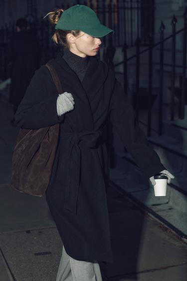 SOFT HOODED BELTED COAT - Black by Zara
