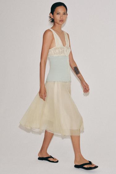 Zara {名称} - {颜色}