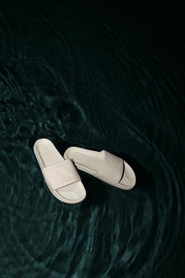 BATH SLIDES - White by Zara