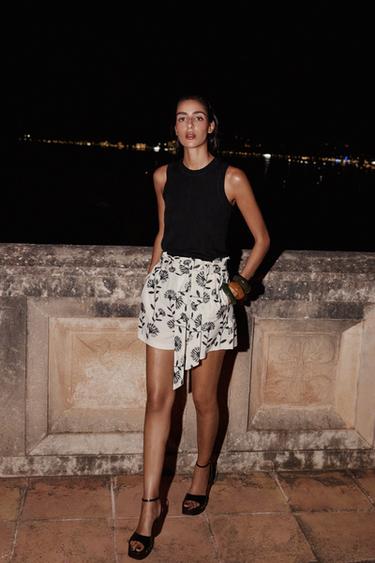 Zara {名称} - {颜色}