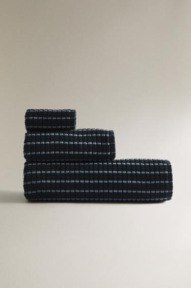 TEXTURED BATH TOWEL - Navy blue by Zara