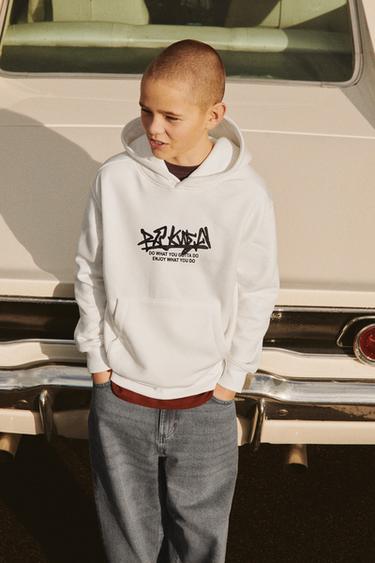 EMBROIDERED SLOGAN HOODIE - Ecru by Zara