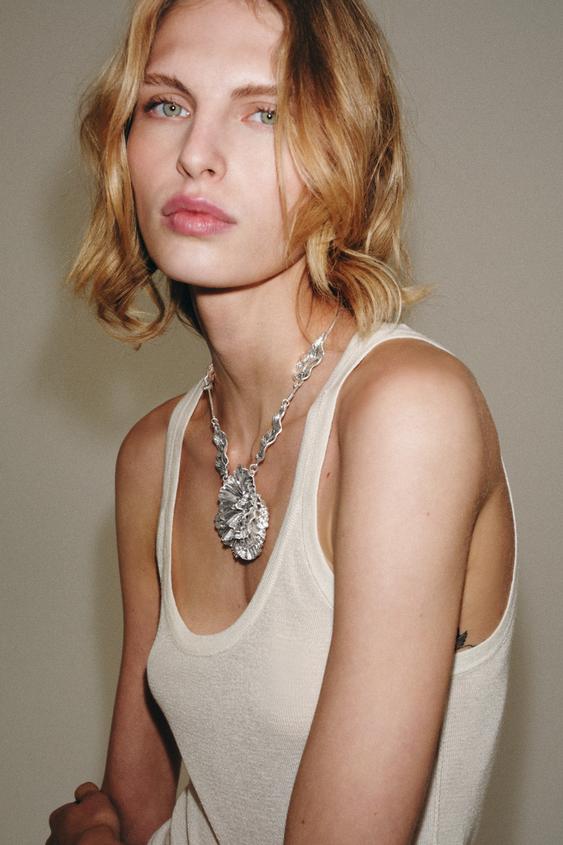 EMBOSSED FLOWER NECKLACE - Silver by Zara - Image 0
