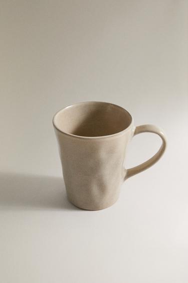IRREGULAR STONEWARE MUG - Taupe grey by Zara