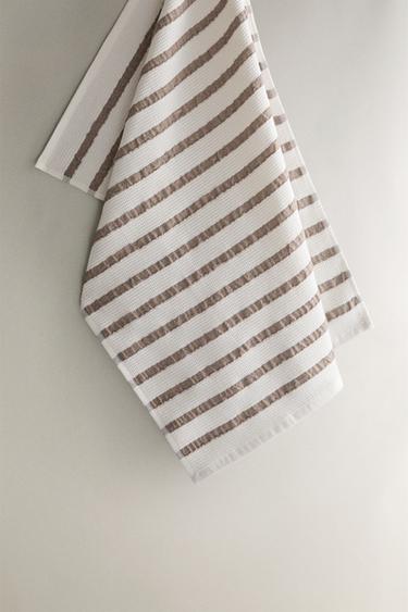 WAFFLE-KNIT TEA TOWEL - Brown by Zara