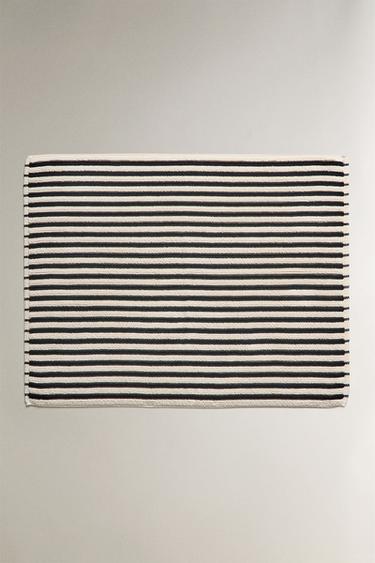 COLOURED STRIPE BATH MAT - Ecru / Black by Zara
